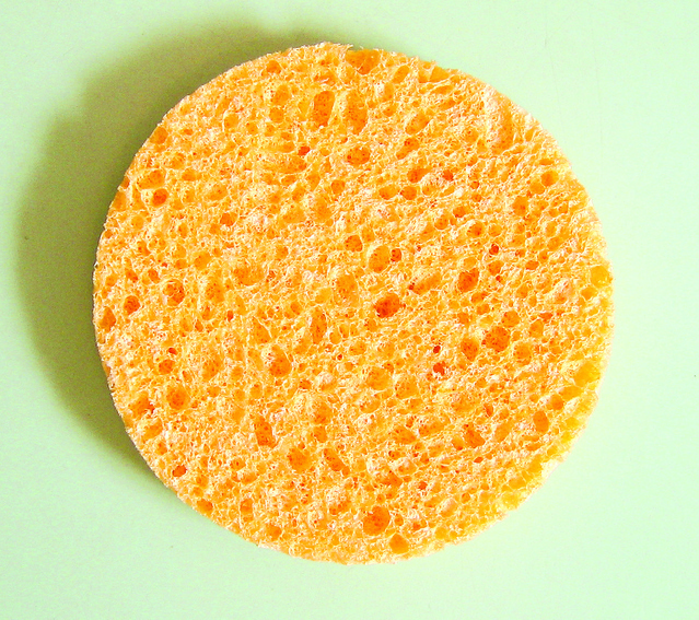 cosmetic-sponge-1542698-639x567