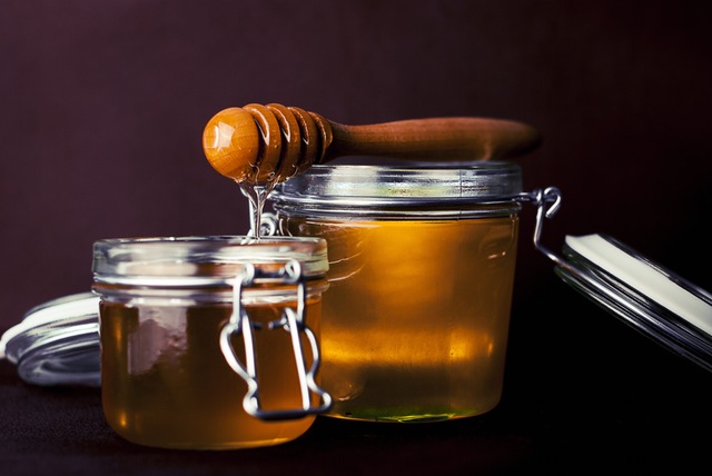 spoon-honey-jar