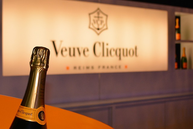 veuve-cliquot-1062854_640